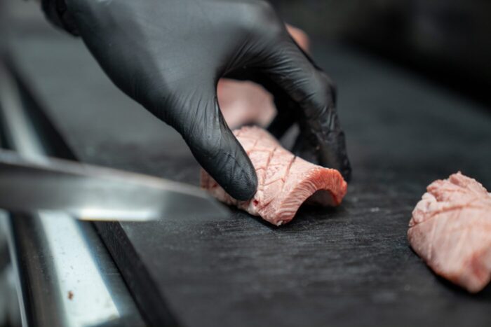 飾り包丁を入れたお肉